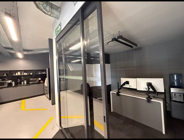 245M² OFFICE TO LET IN GARDENS